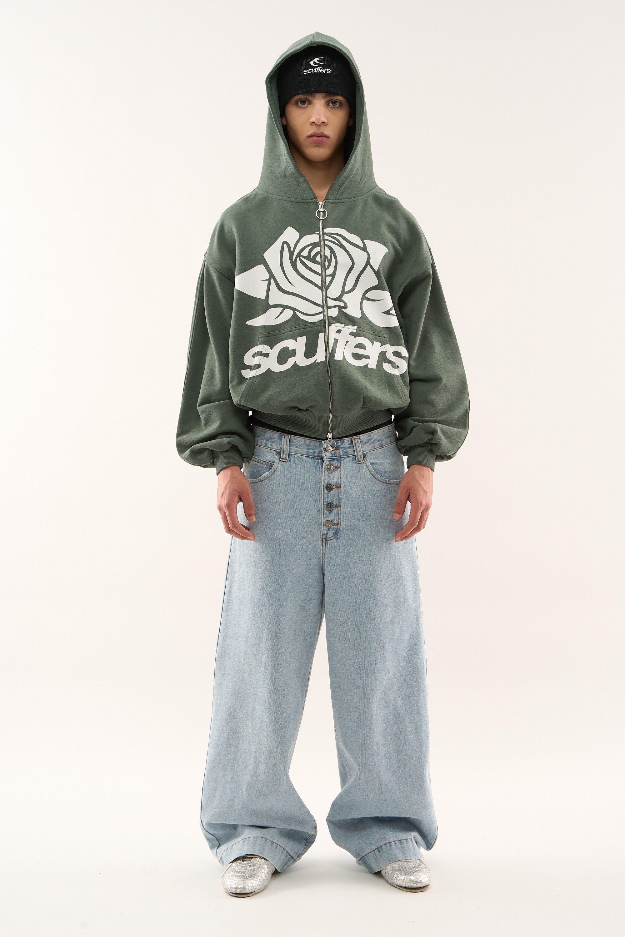 Mädchen, grüner Reißverschluss