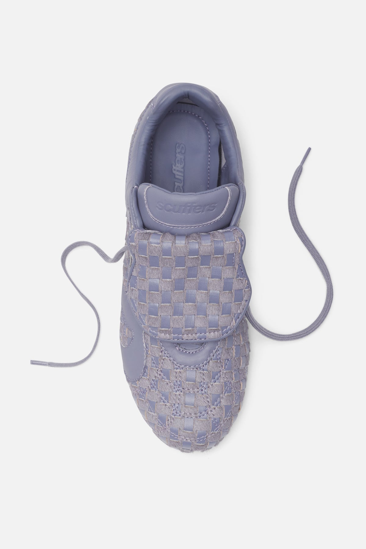 Kultiger geflochtener lila Sneaker