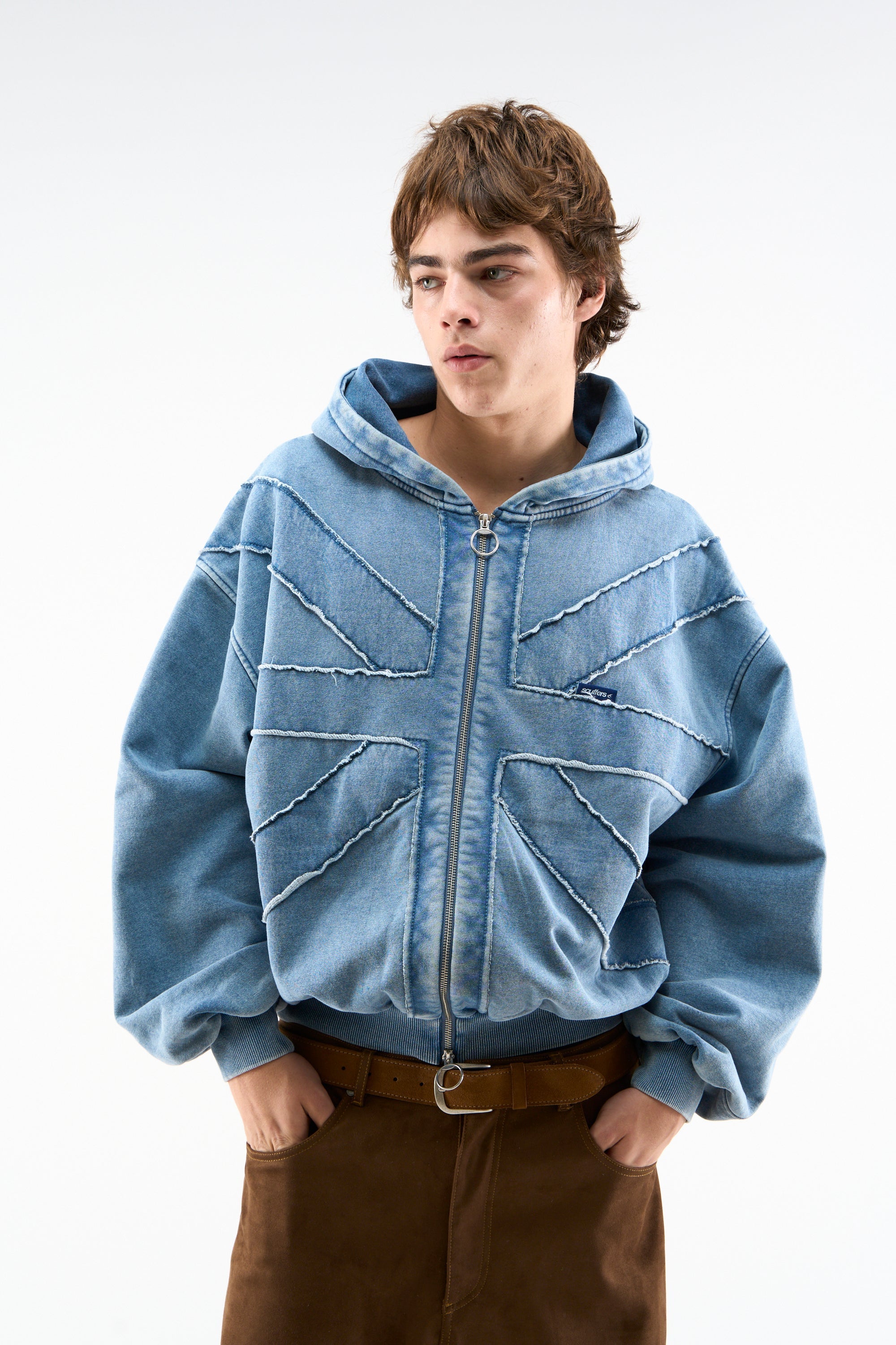 Flaggenblauer Reißverschluss