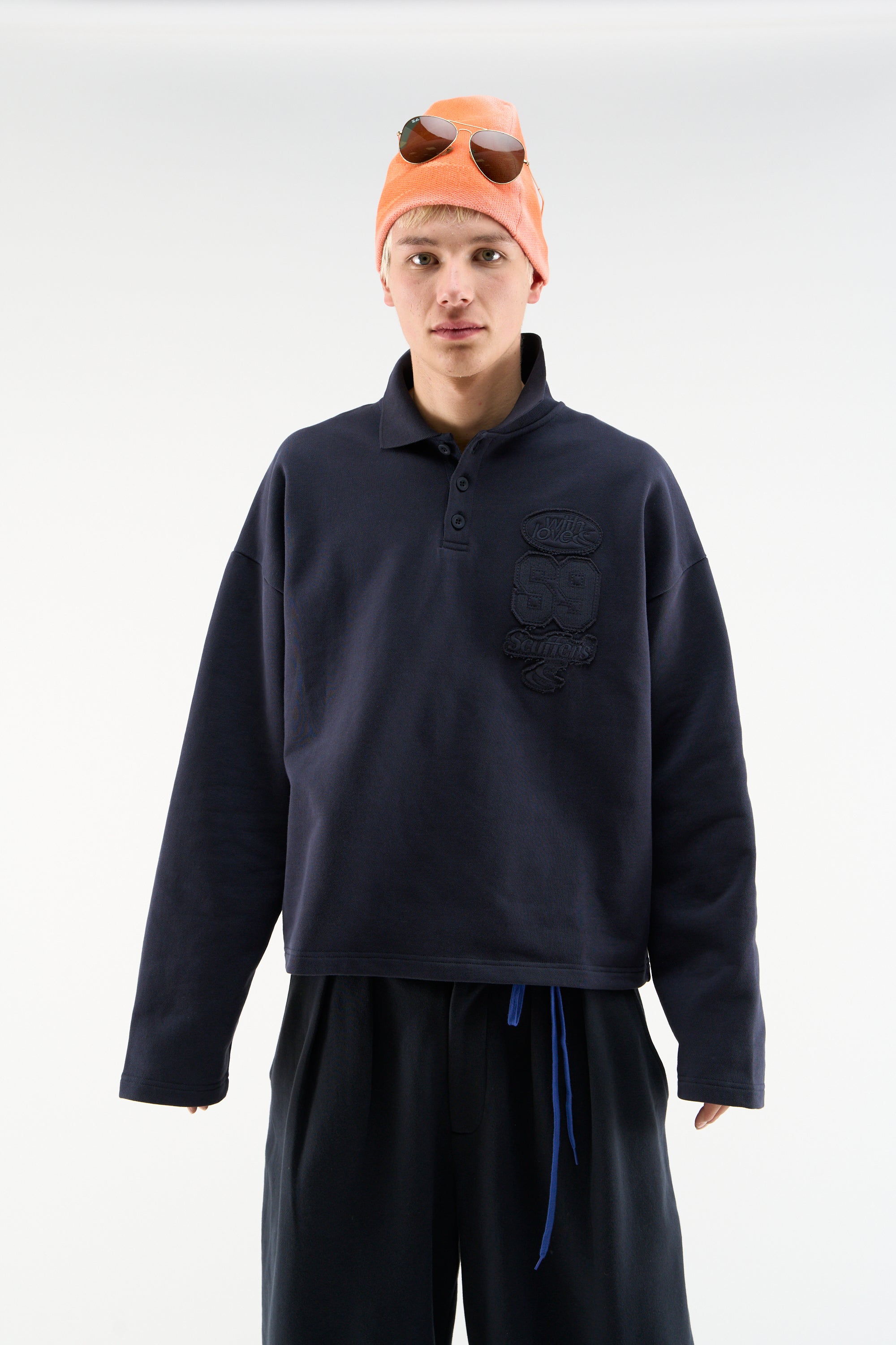 Hinweis: Marineblaues Polo