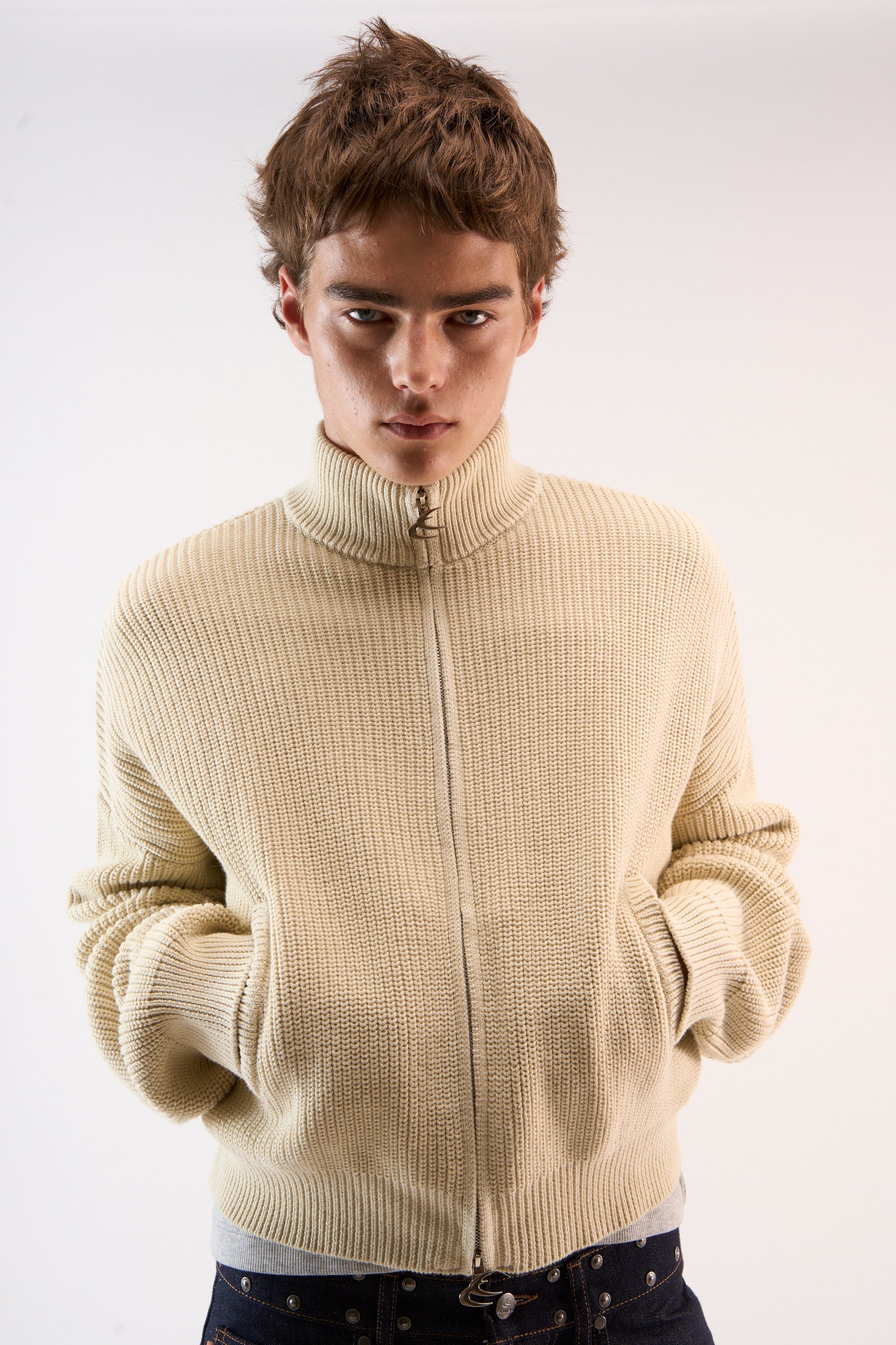 Delore Ecru Strickreißverschluss