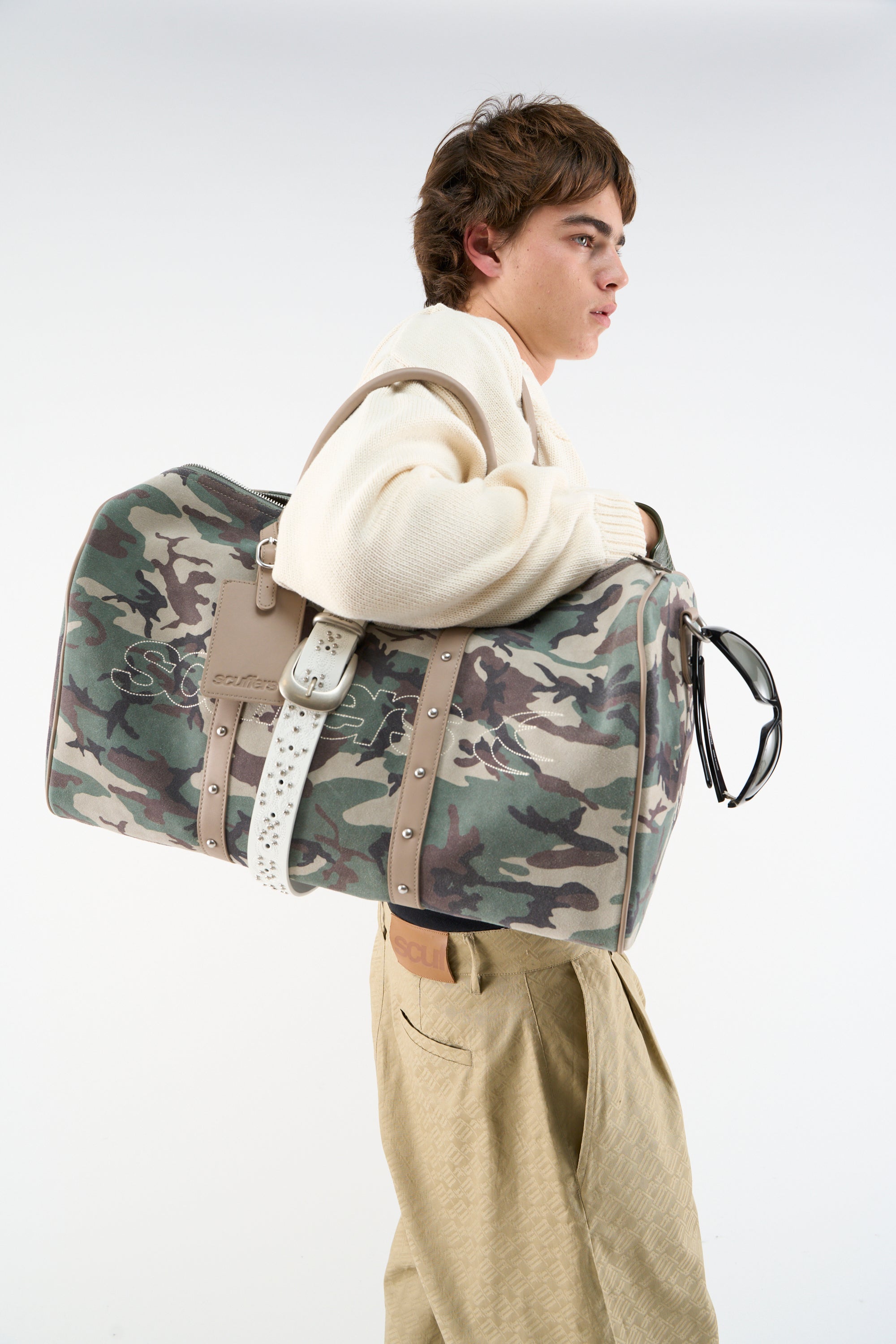 Reisetasche im Camouflage-Look