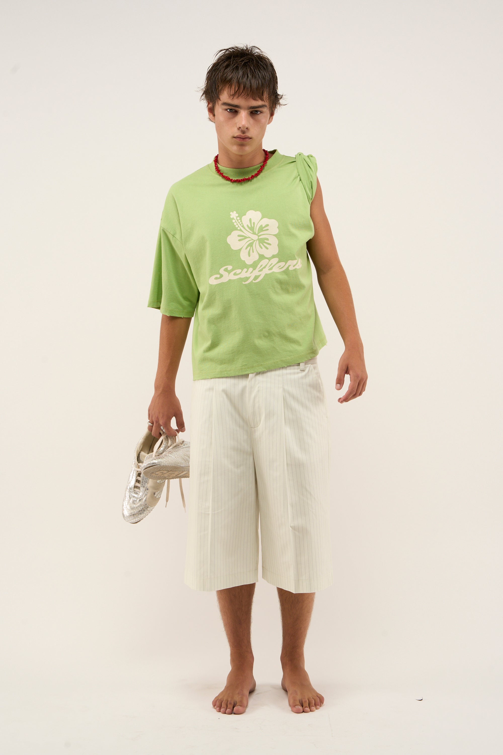 Maison Ecru Nadelstreifen-Shorts