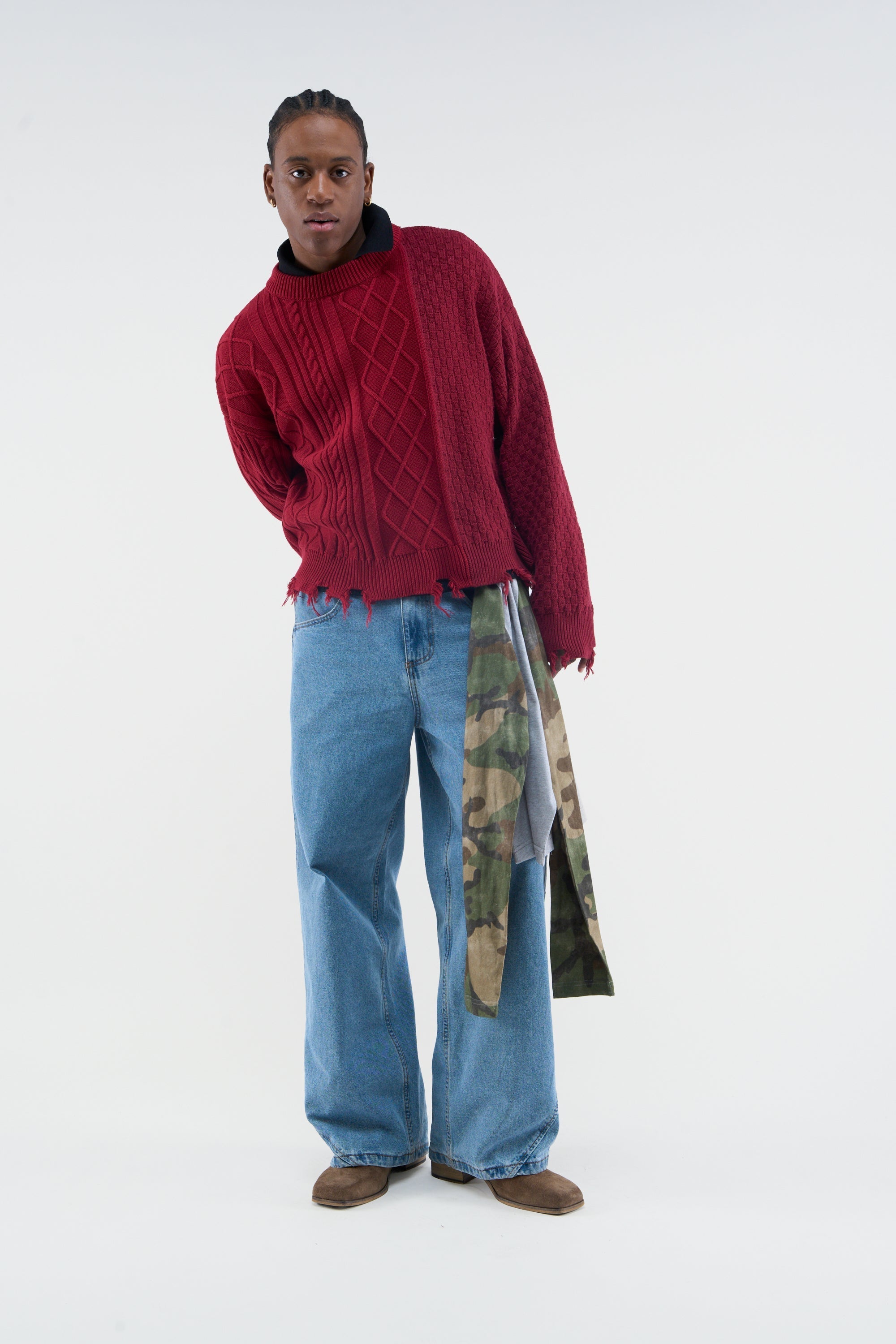 Geteilter burgunderfarbener Strick