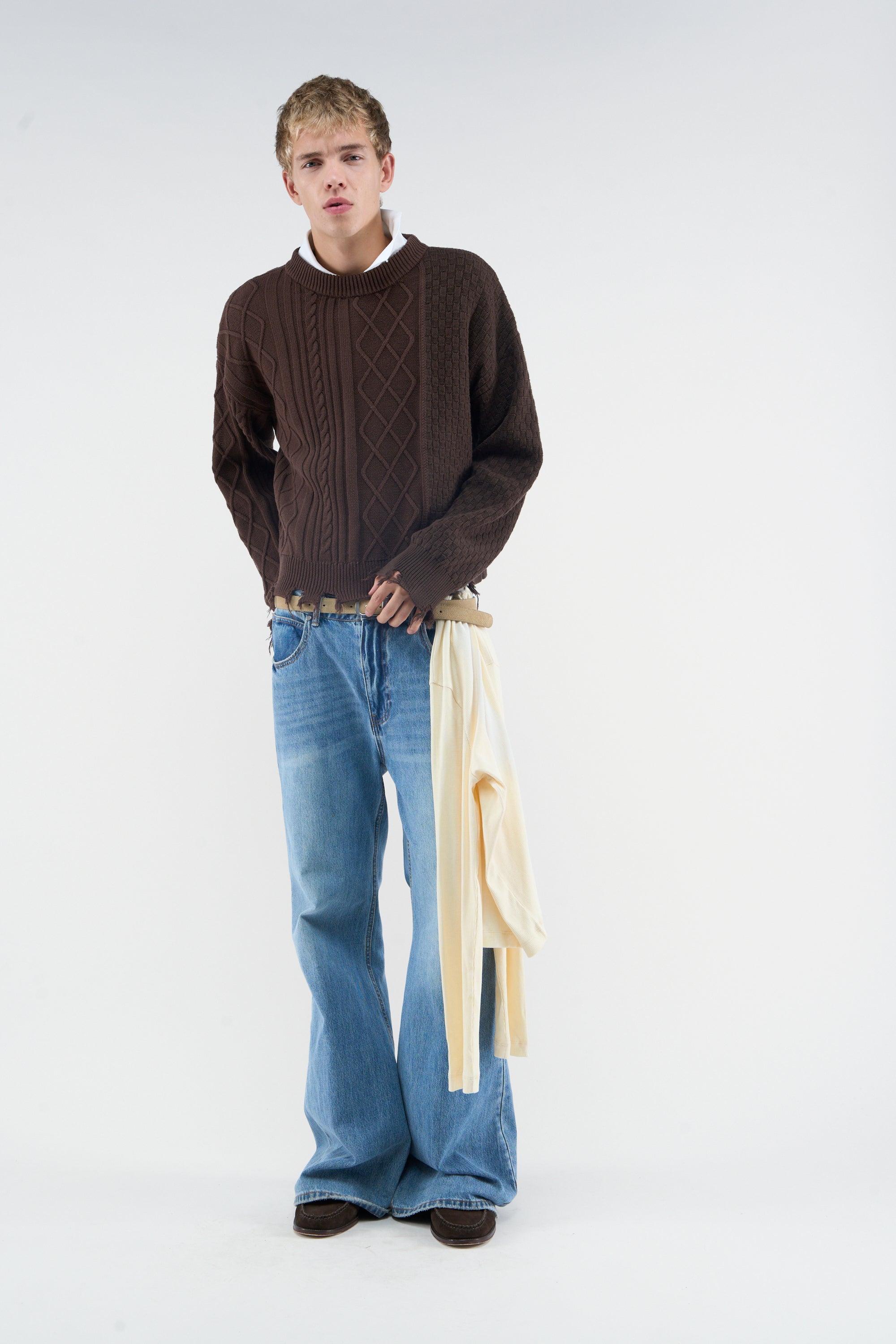 Geteilter brauner Strick