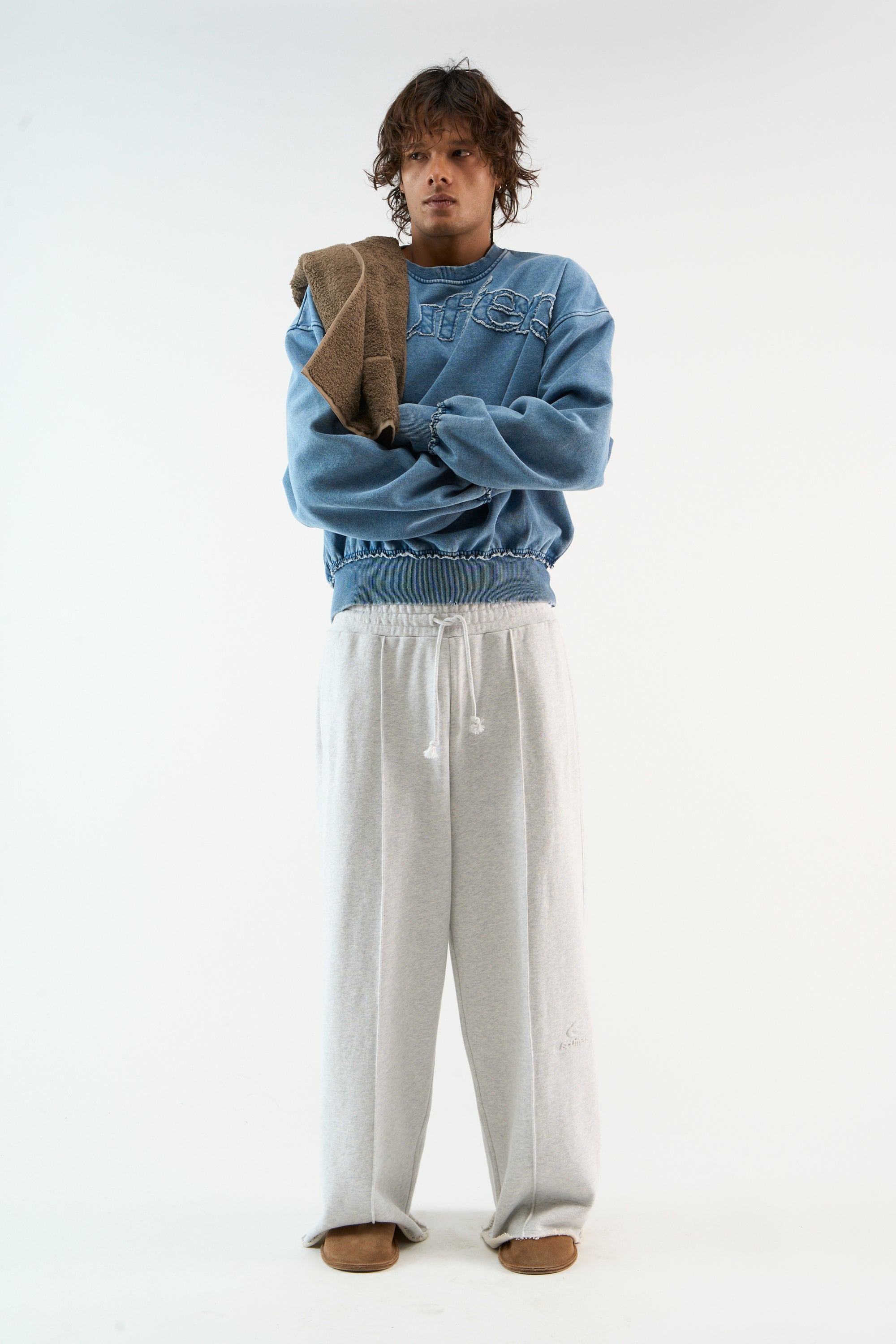 Denimblauer Rundhalsausschnitt