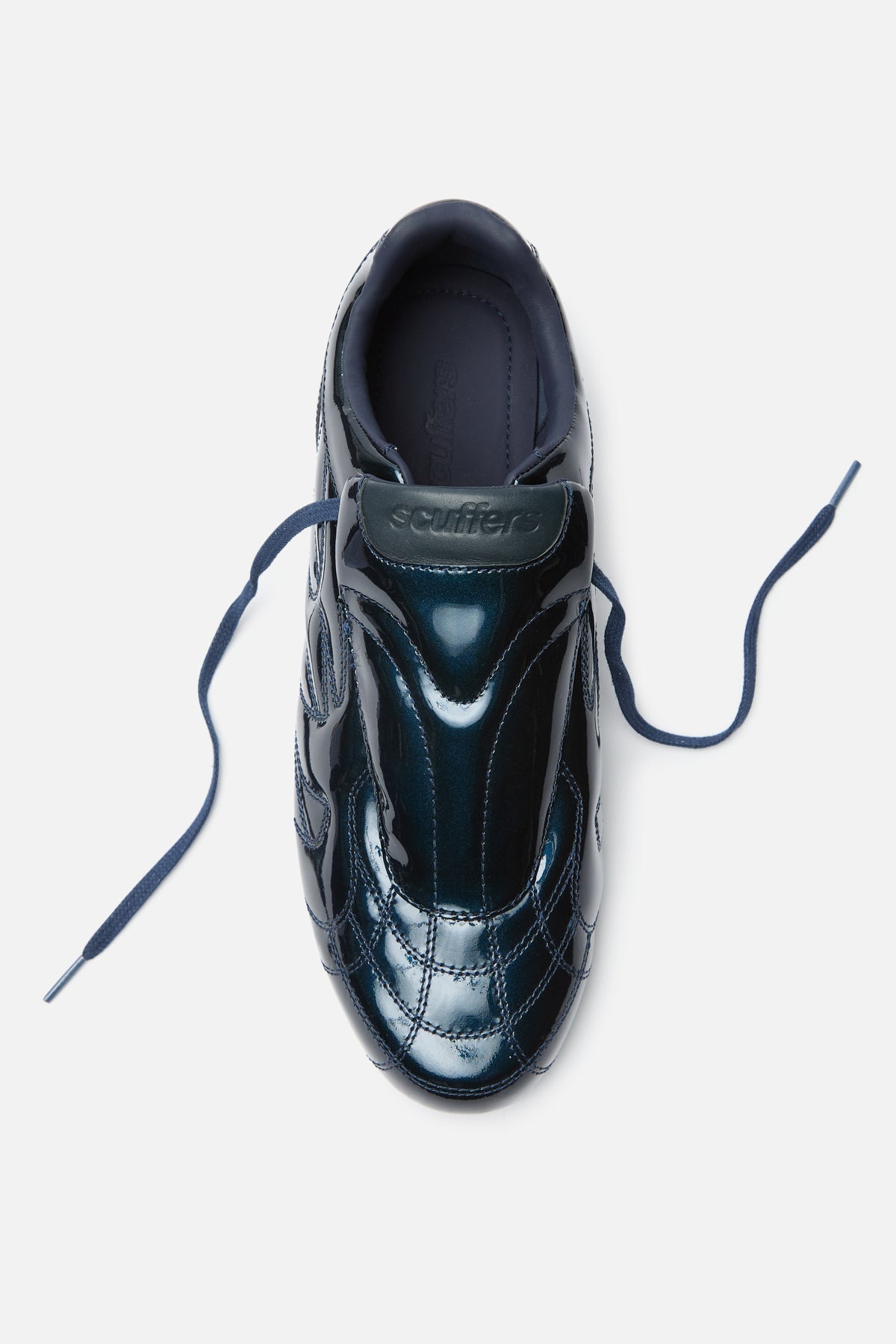 Kultige Sneaker in strahlendem Blau