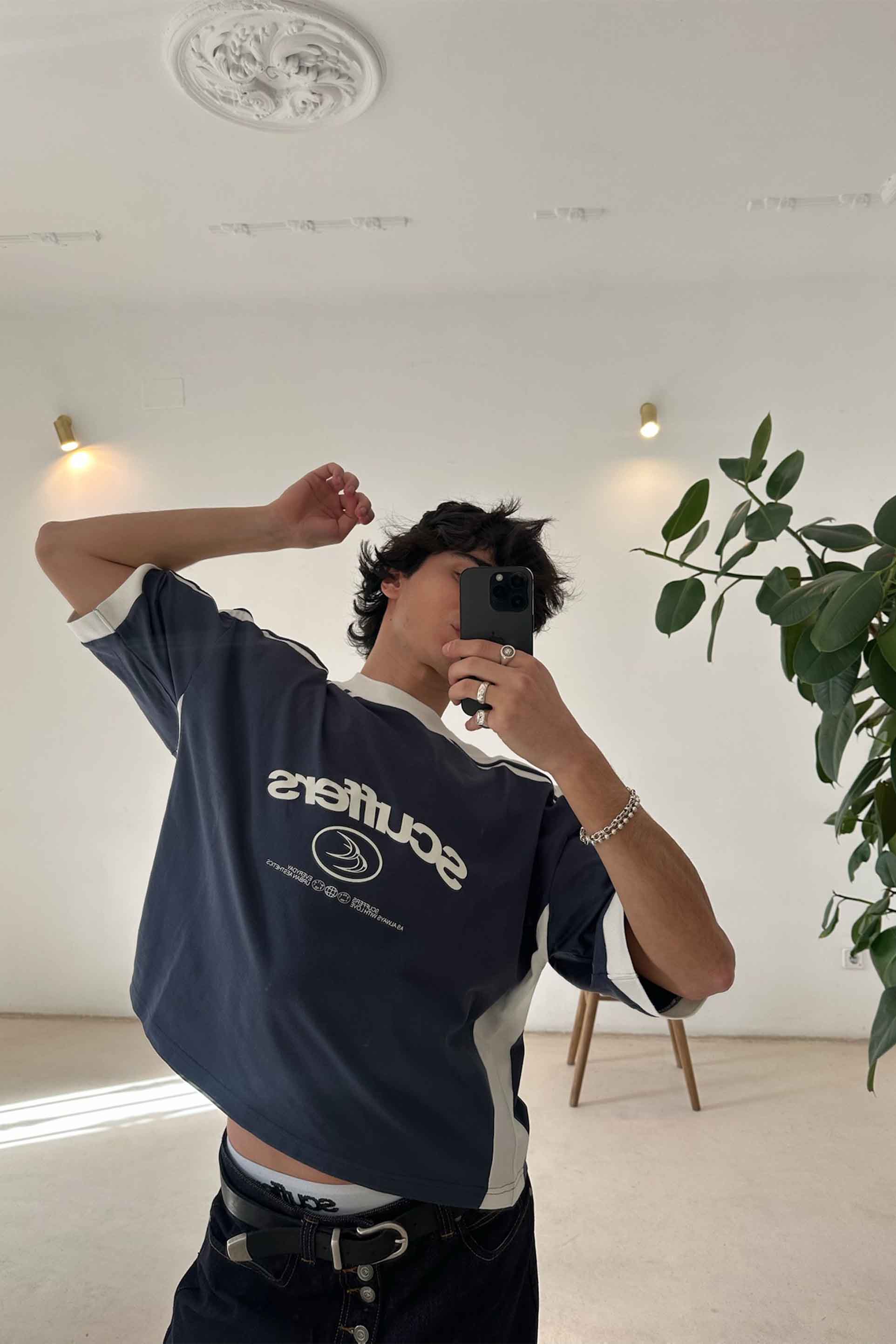 Müheloses marineblaues T-Shirt