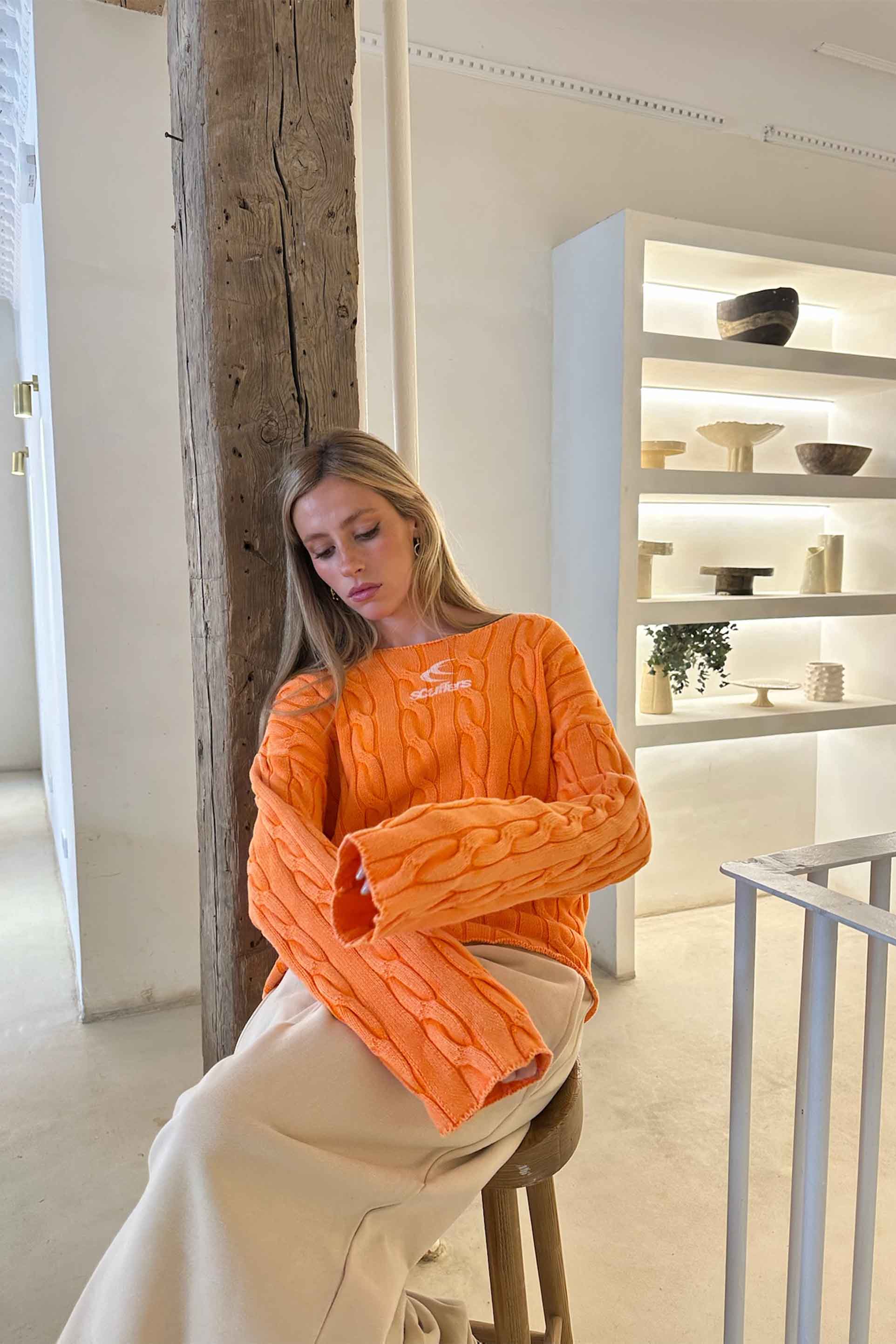 Neuer Trench-Orange-Strick