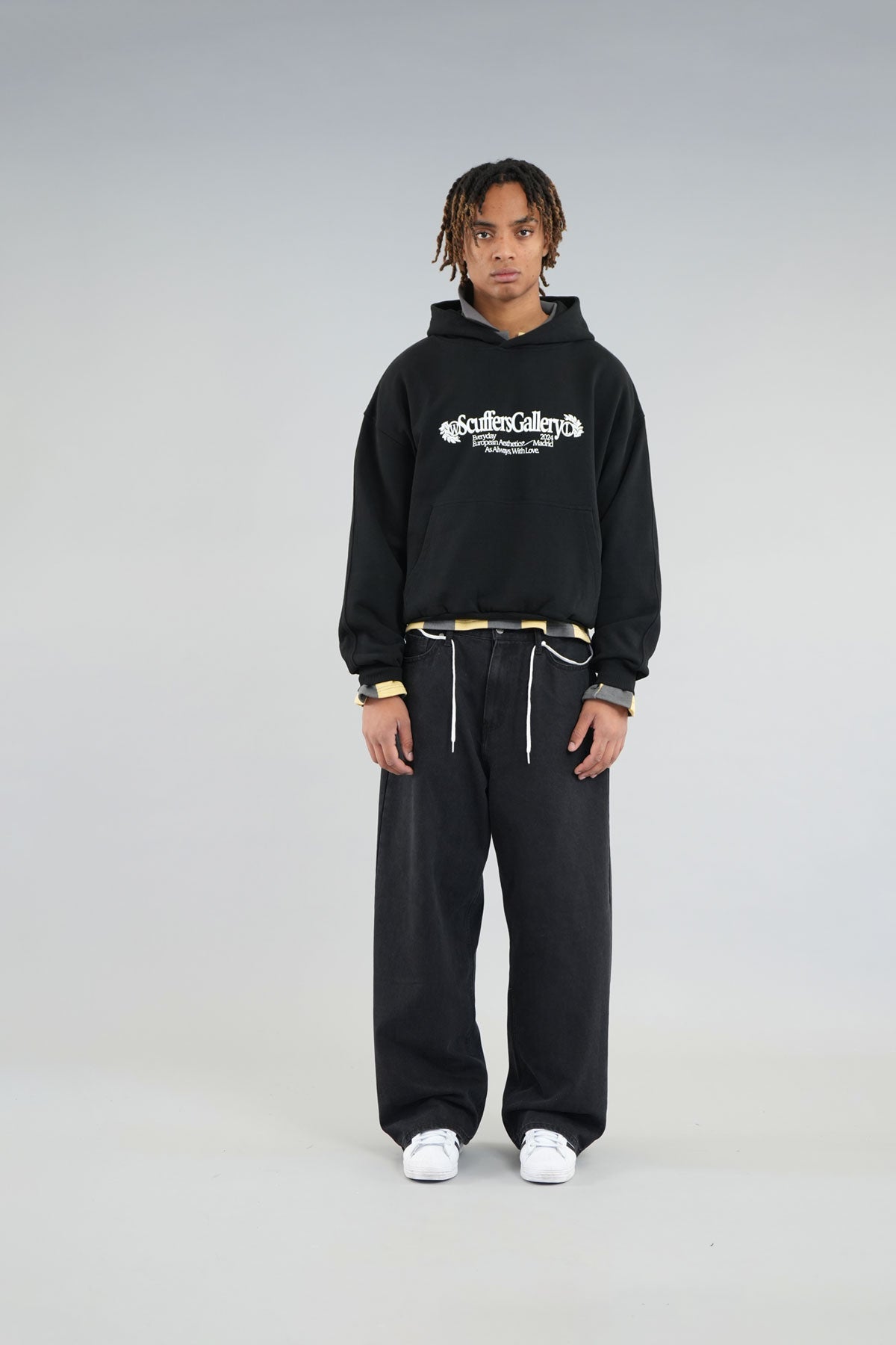 Galerie Dunkler Hoodie