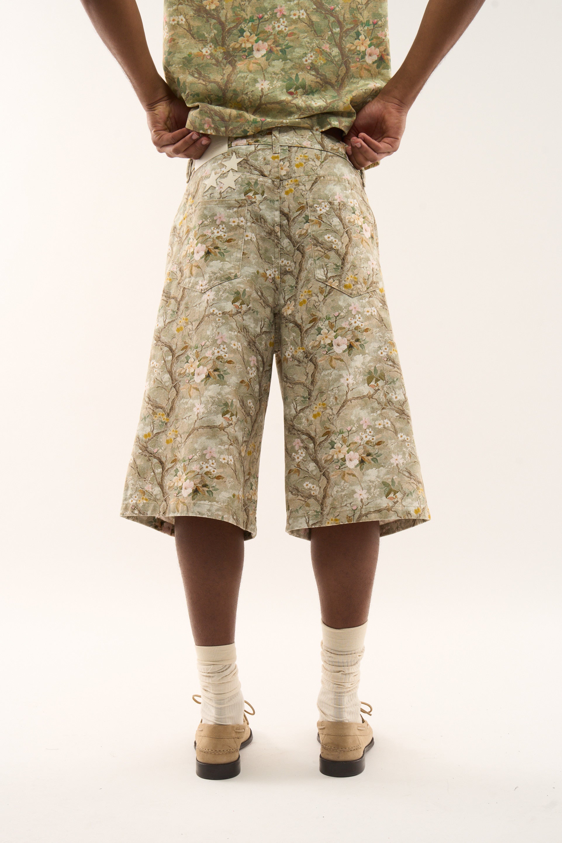 Jumbo-Shorts mit echten Blumen