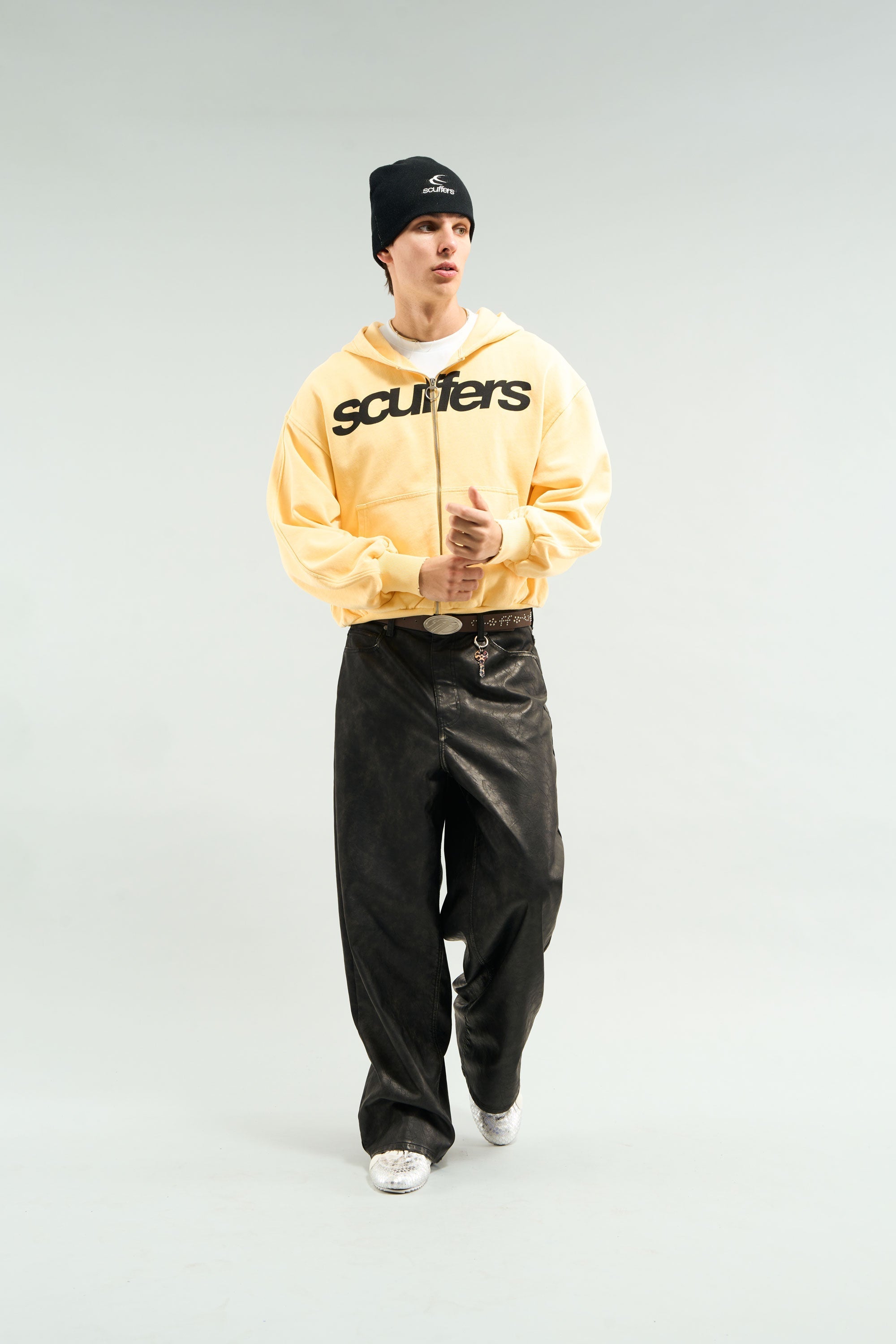 Unverzichtbarer gelber Reißverschluss