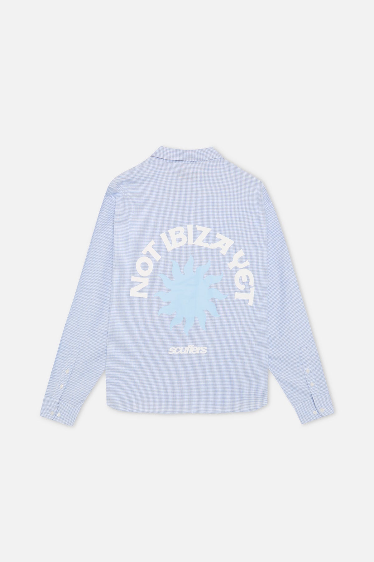 Zwei karierte blaue Hemden