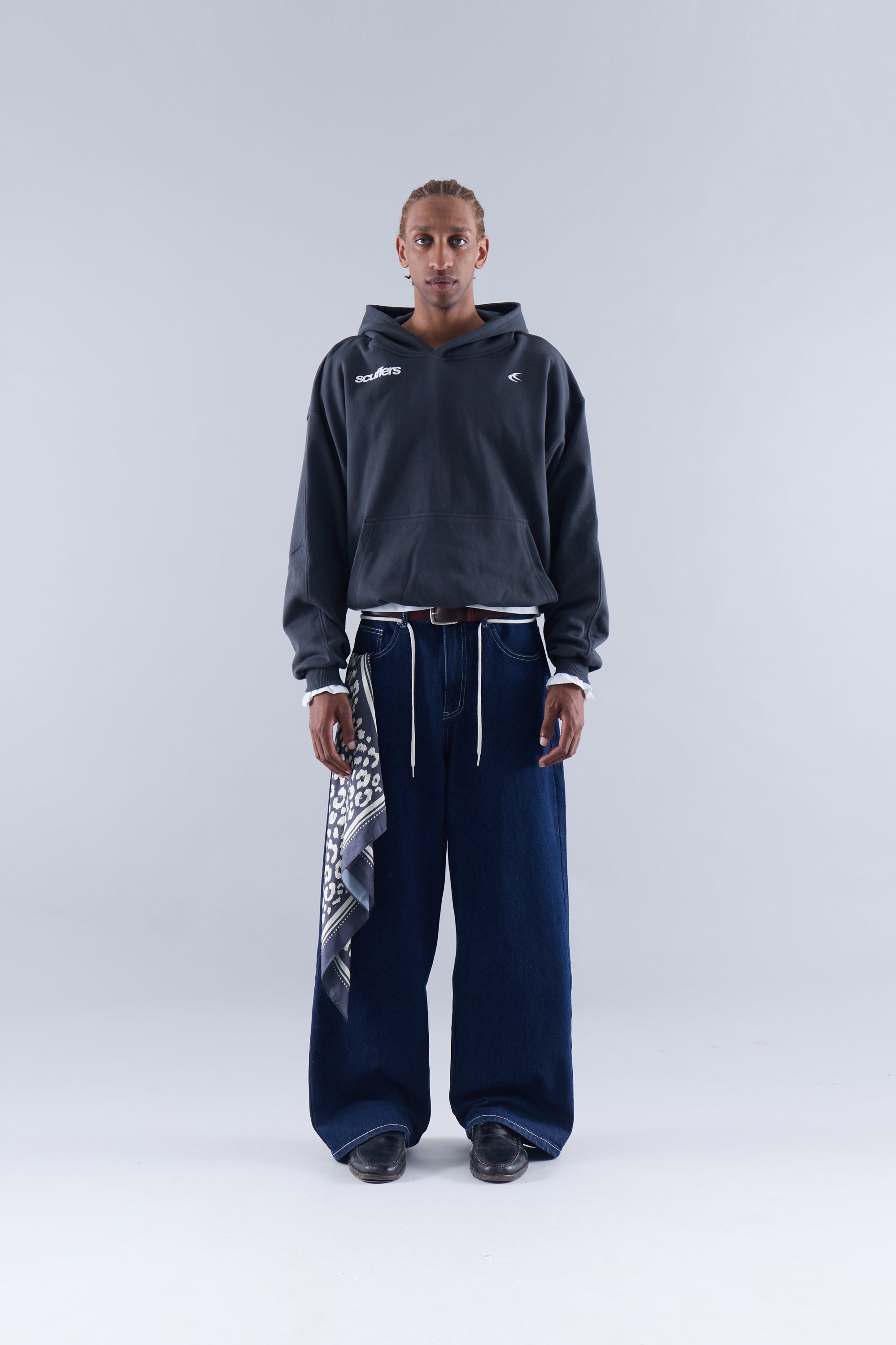 Motor Studios Schwarzer Hoodie