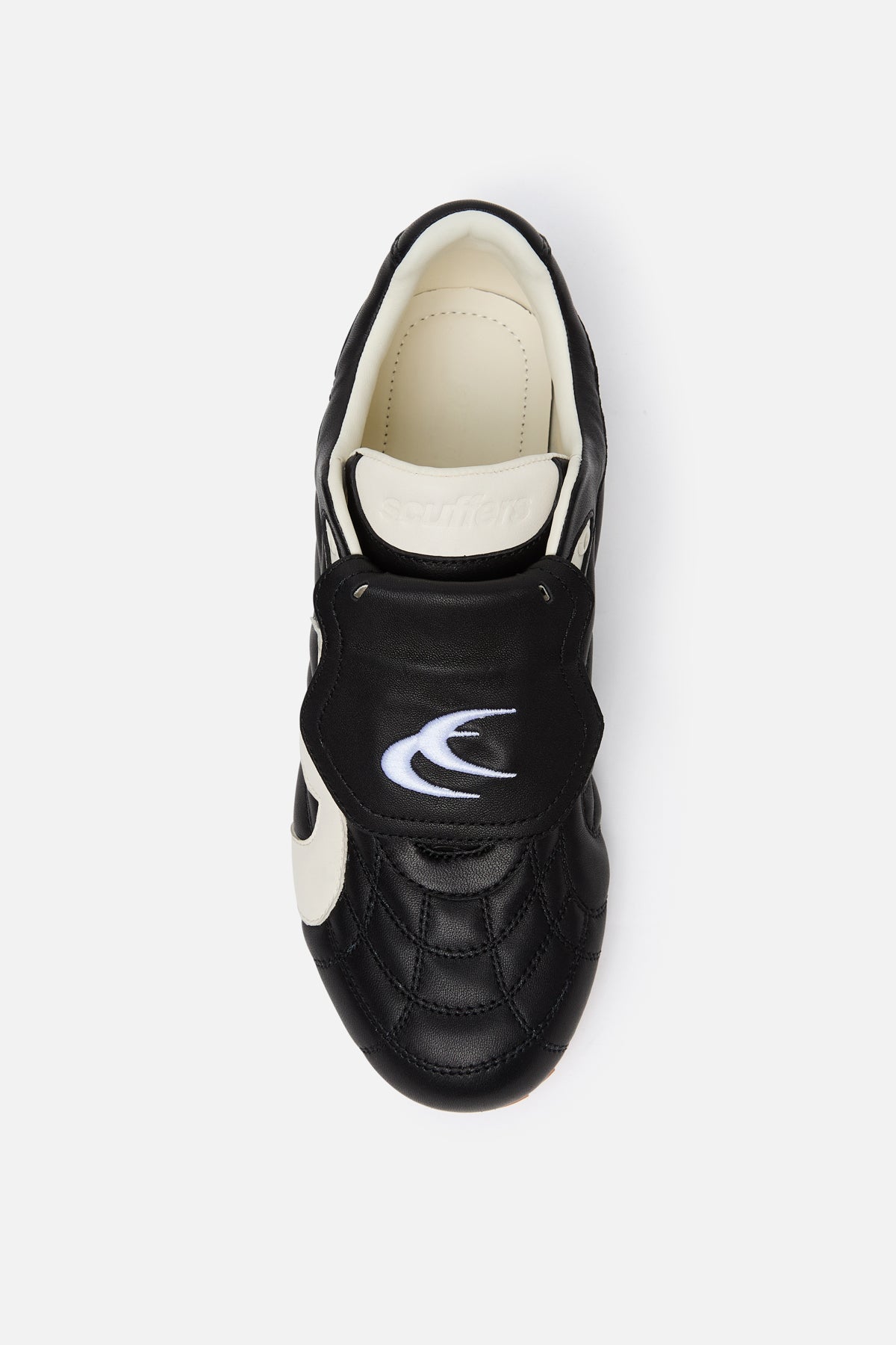 Kultiger schwarzer Sneaker